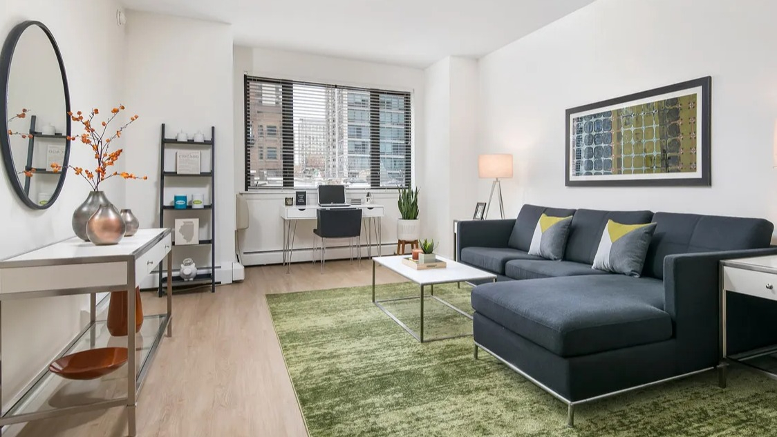 20 E Scott
