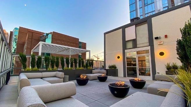 21 E. Chestnut