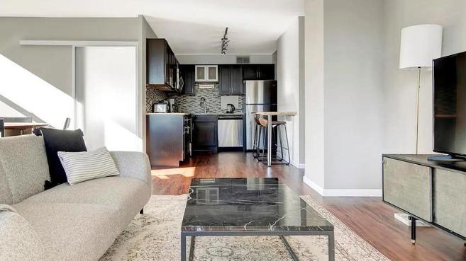 860 N Dewitt Apartments