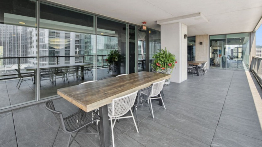 Aston Chicago Apartments