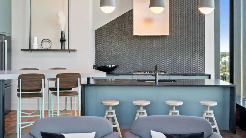 Avra West Loop