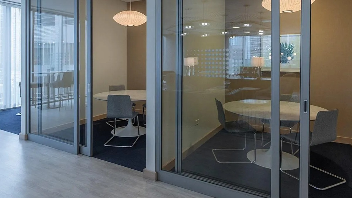 Modern private work nooks and conference rooms at Coast at Lakeshore East, ideal for focus and collaboration