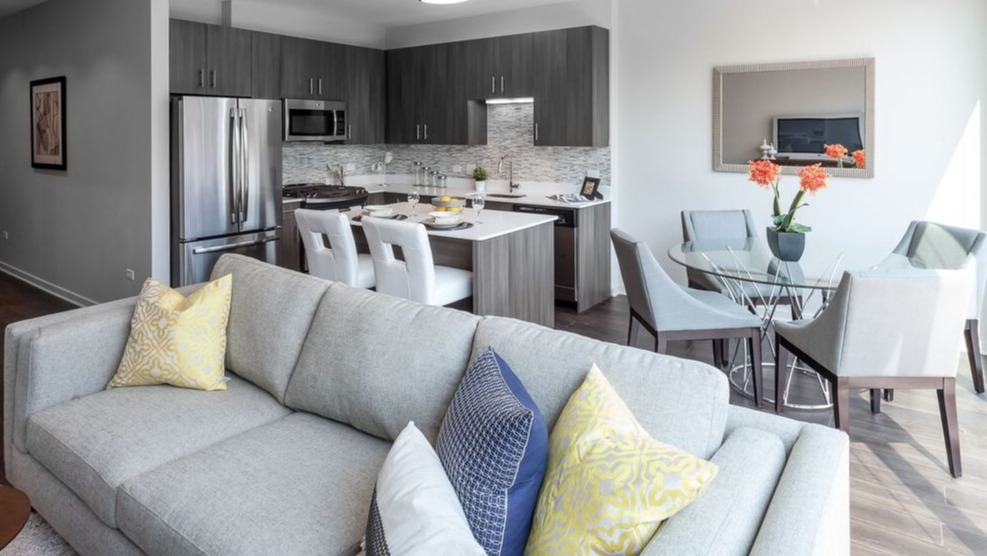 Luxe on Chicago Apartments
