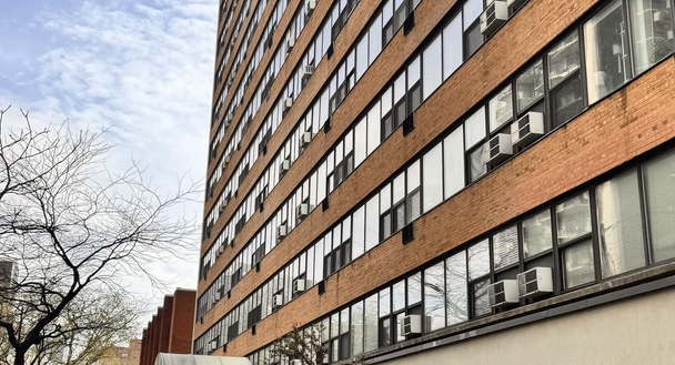 6030 N Sheridan Road