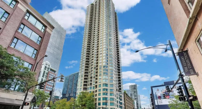 Unit #1912 at 400 N Lasalle St.