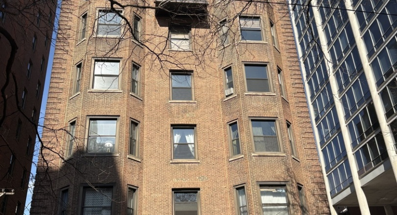 20 E Goethe St. #404