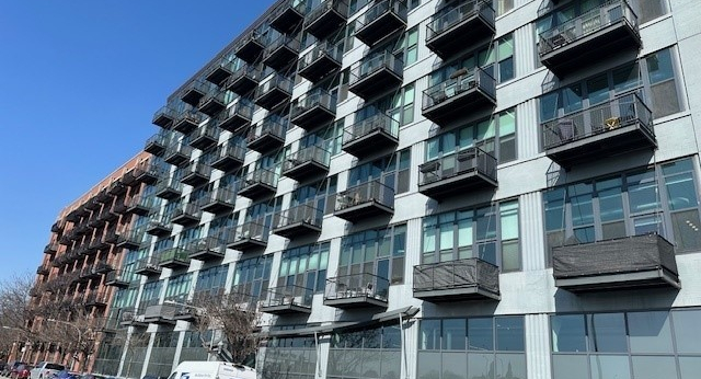 1224 W Van Buren Street
