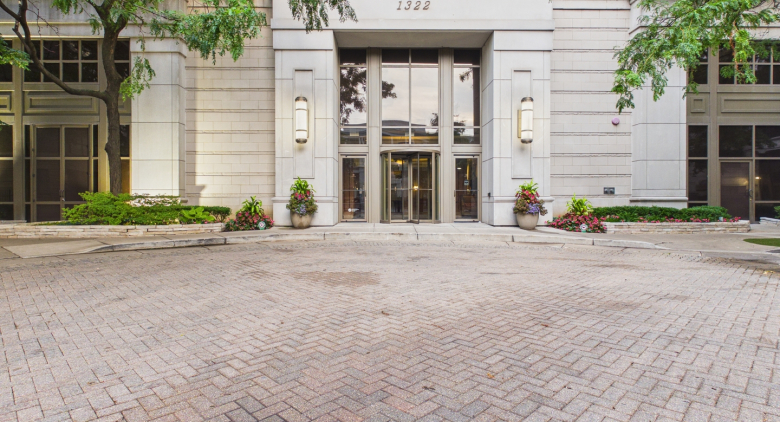 1322 S Prairie Ave. #1408