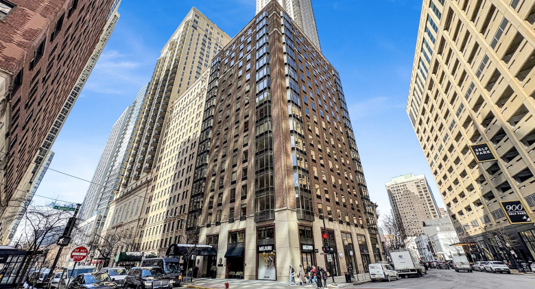 40 E Delaware Pl. #1702