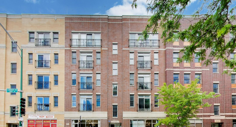 1915 W Diversey Parkway