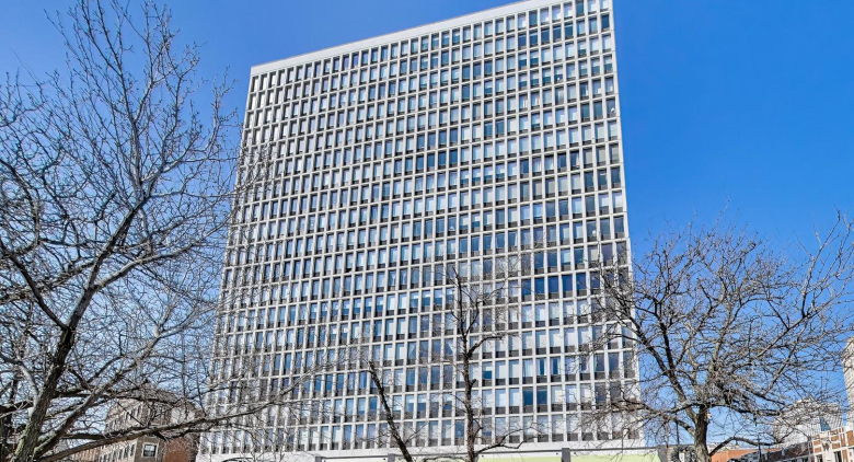 444 W Fullerton Parkway