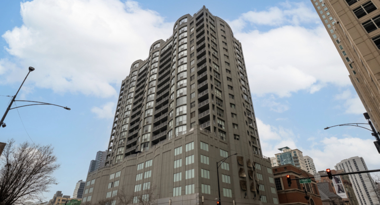 600 N DEARBORN Street