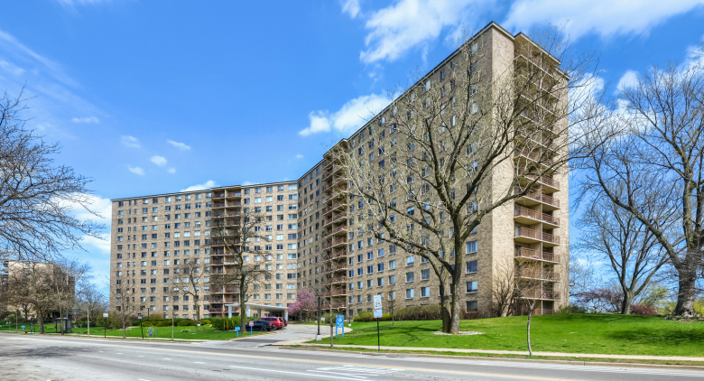 6833 N Kedzie Avenue