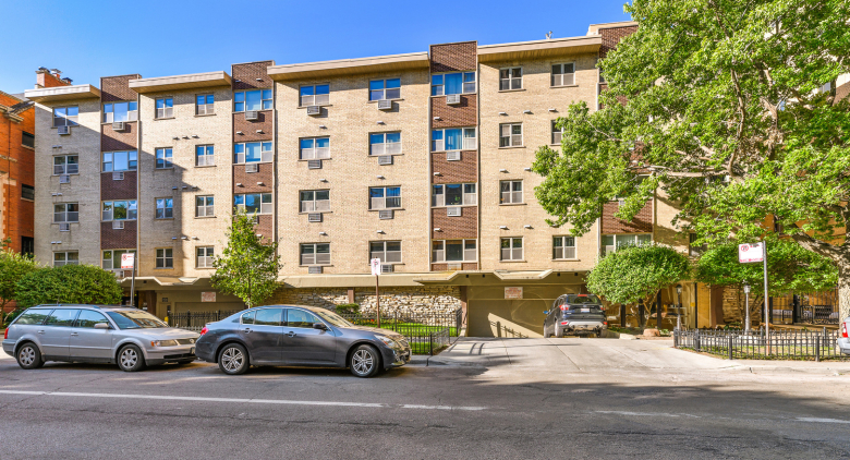 420 W ALDINE Avenue