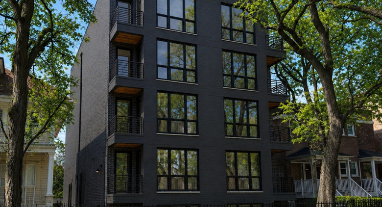 5428 N Winthrop Avenue #402