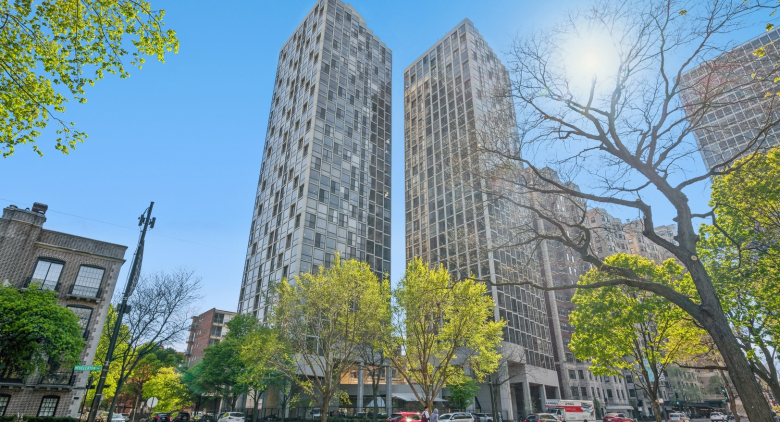 345 W Fullerton Parkway