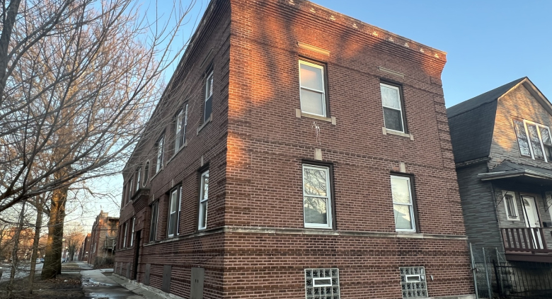 2707 E 78th Street
