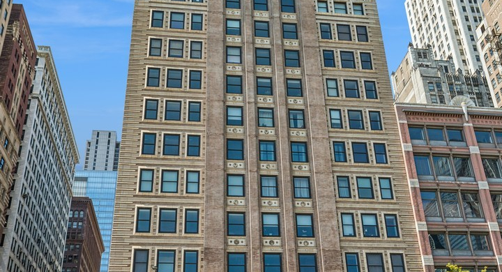 6 N Michigan Avenue