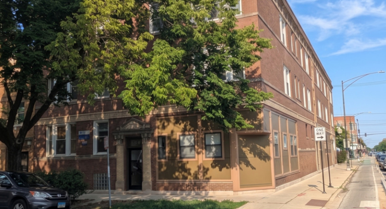 1945 W Augusta Avenue