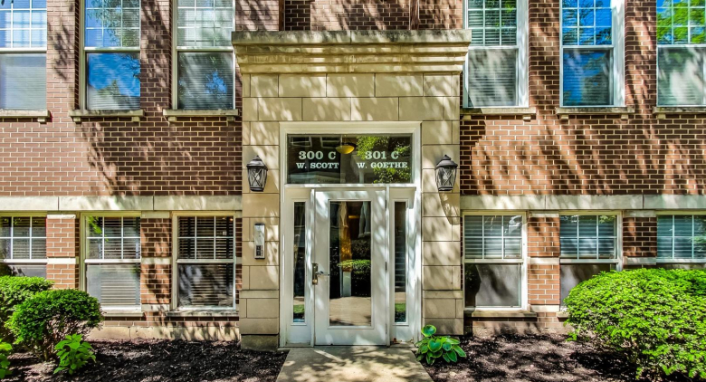 301 W Goethe St. #304C