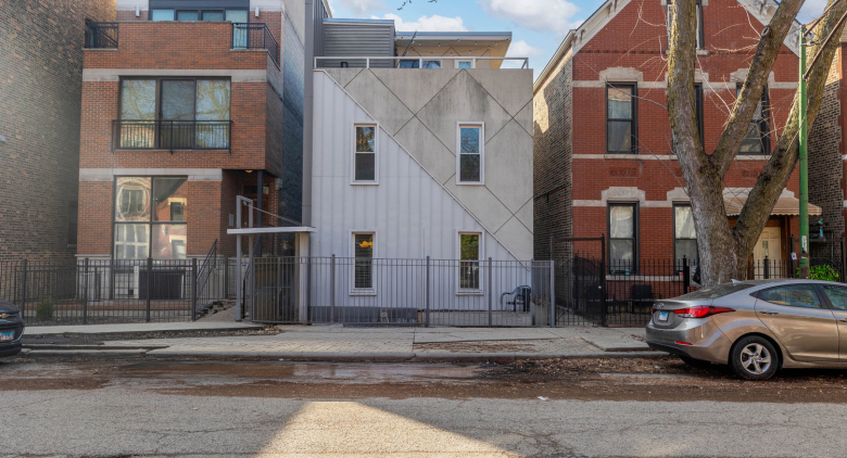 1060 N Hermitage Ave.