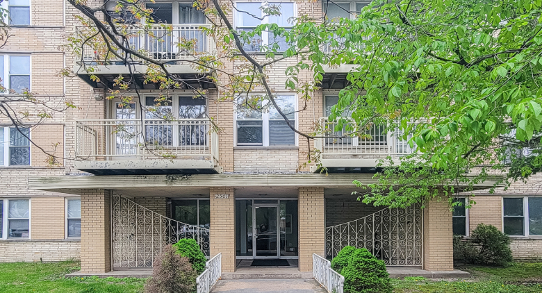 2501 W TOUHY Avenue