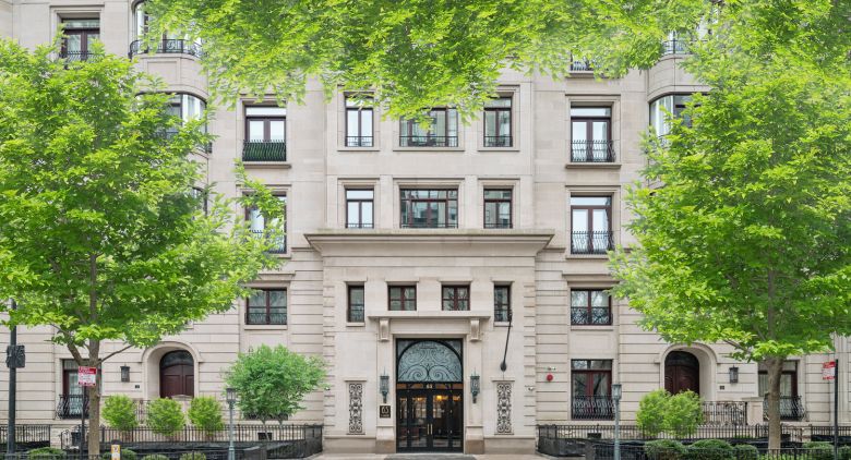 65 E Goethe St. building