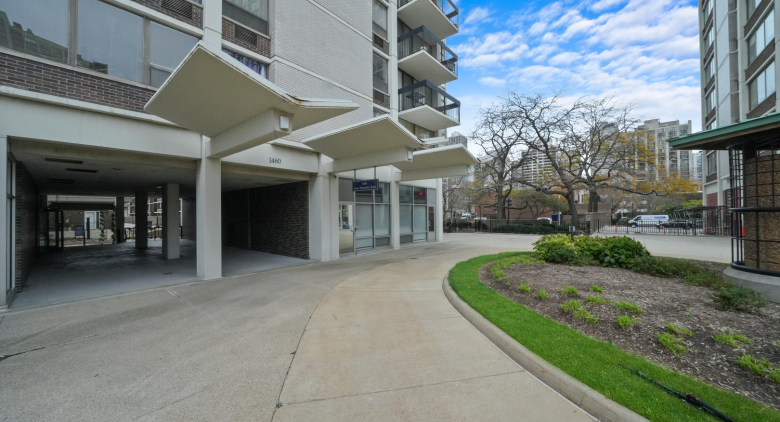 1460 N Sandburg Terrace
