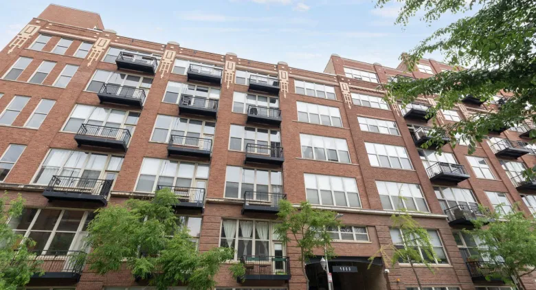 Unit #413 at 1500 W Monroe St.