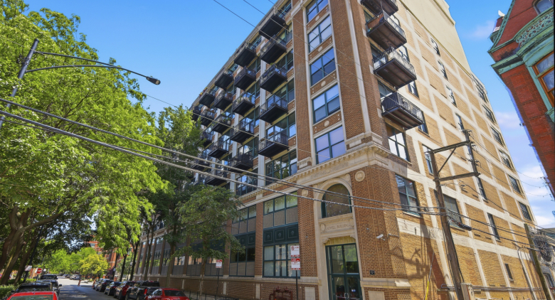 221 E Cullerton St.