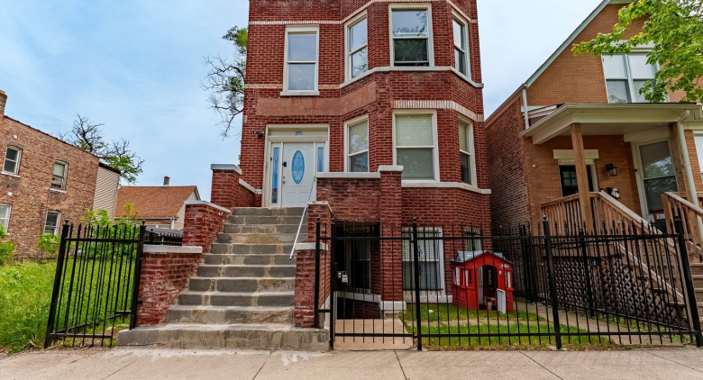 555 N Lawler Avenue