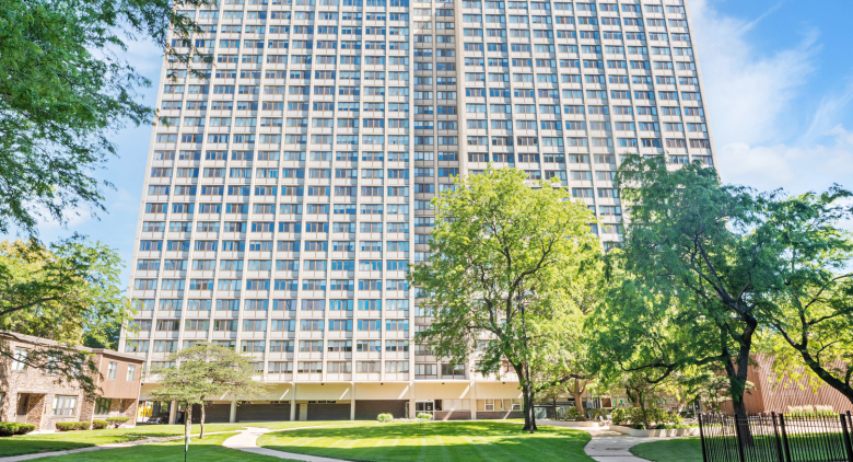4800 S Lake Park Avenue #2005