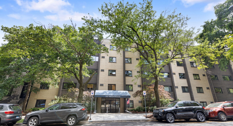 515 W WRIGHTWOOD Avenue