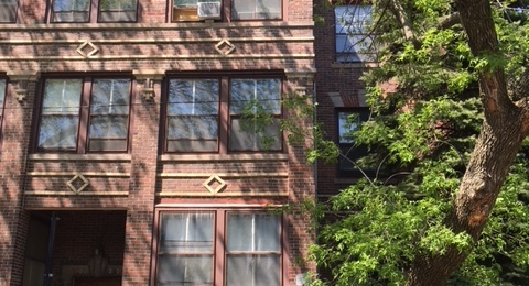 2208 W Berteau Avenue