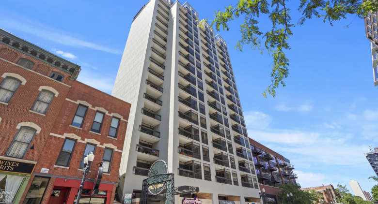 1212 N Wells Street #302