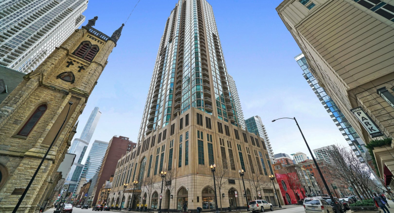 21 E Huron Street