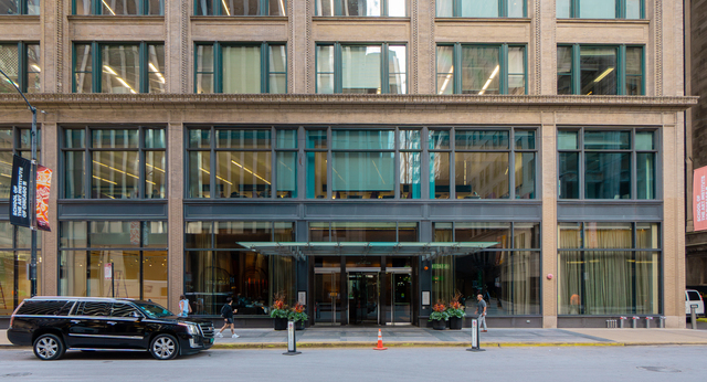 60 E Monroe Street