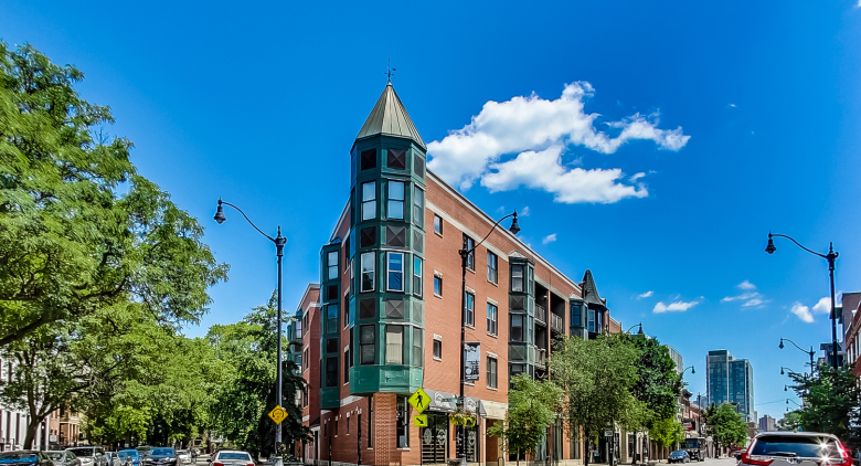 845 W ALTGELD Street