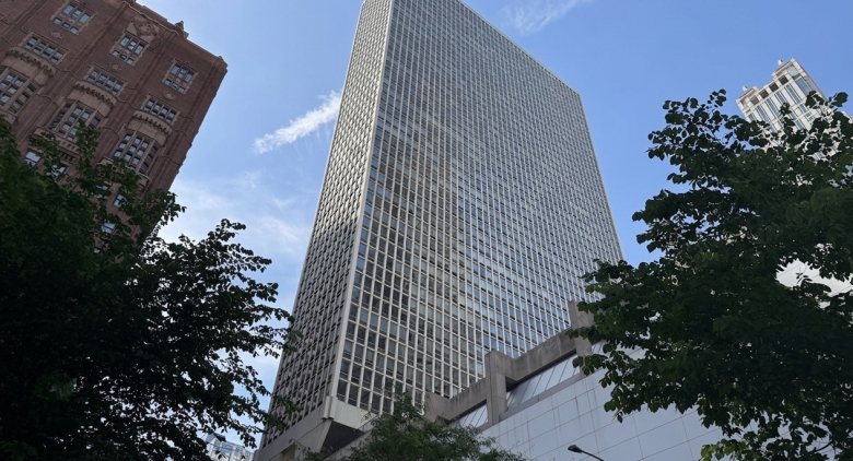 111 E Chestnut Street #37C