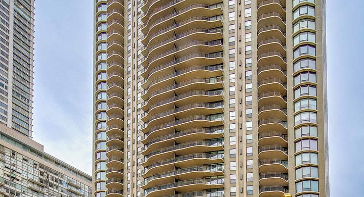 1040 N LAKE SHORE Drive #12B