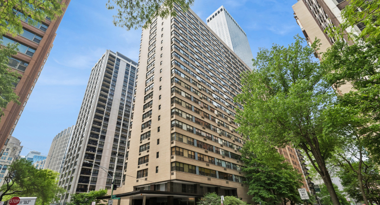 850 N Dewitt Place #13H