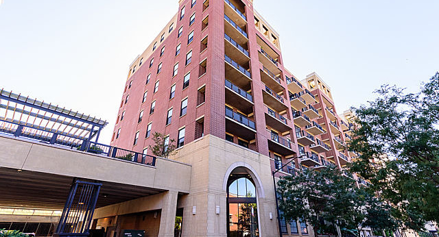 833 W 15th Place