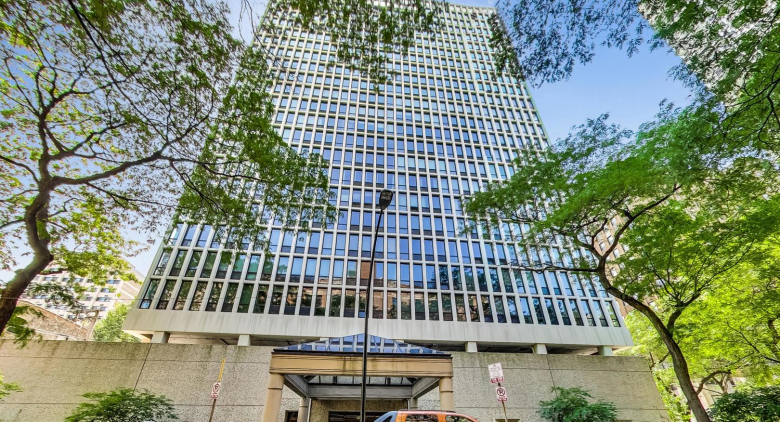 1 E Scott Street