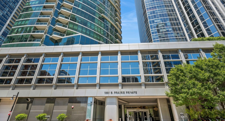 1201 S Prairie Avenue #3106