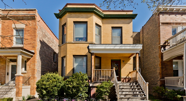 1326 W Roscoe Street