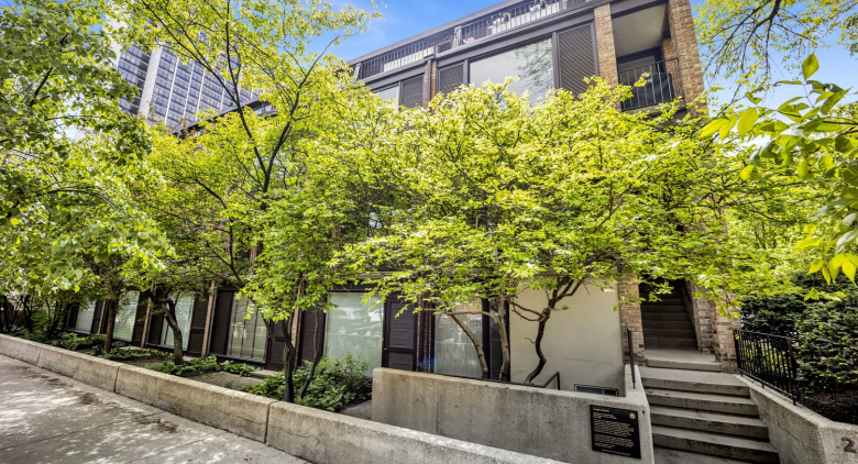 235 W Eugenie Street