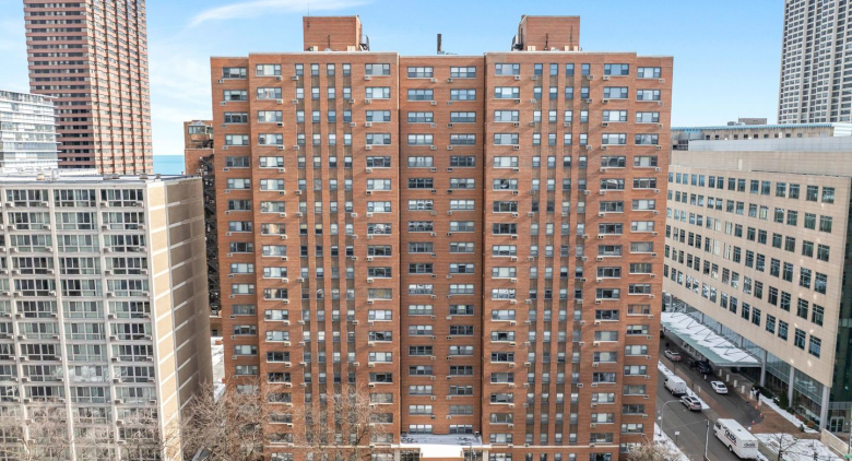 2909 N Sheridan Road