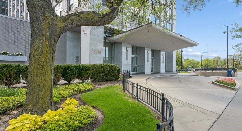1550 N Lake Shore Dr. #12A photo 1