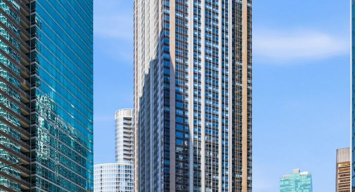 512 N McClurg Court #2402