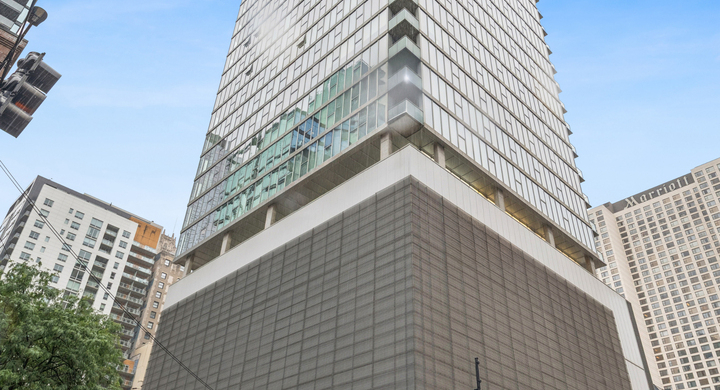 550 N St Clair Street